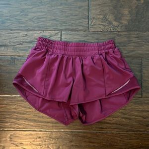 Lululemon Hotty Hot Low-rise shorts 2.5” in Red Merlot